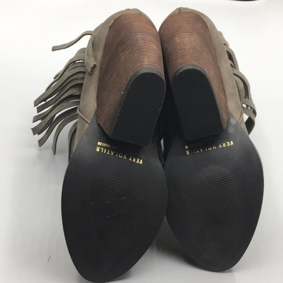 VERY VOLATILE LA Khloe Taupe fringe booties - Picture 8 of 9